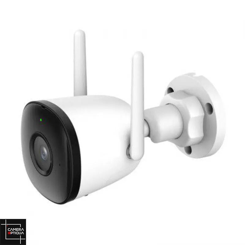 Notre caméra extérieure connectée vous permet de surveiller votre propriété en temps réel depuis votre smartphone, où que vous soyez