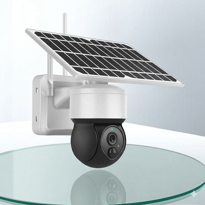 Caméra solaire WiFi longue portée installée en extérieur avec panneau solaire intégré. Idéale pour une surveillance autonome et durable grâce à l'énergie solaire.